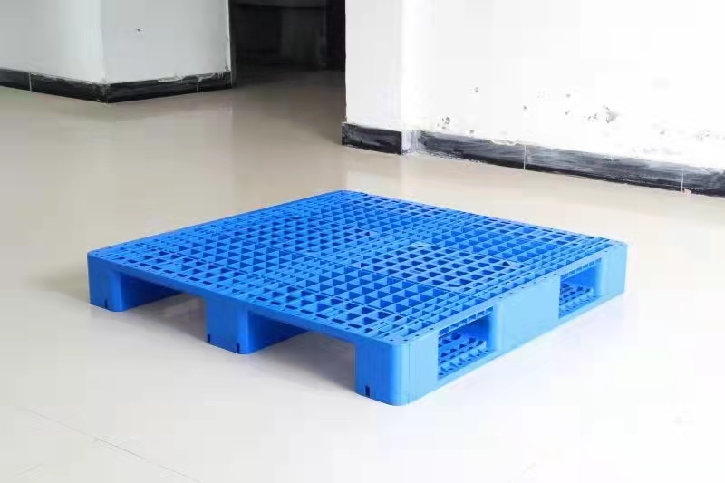 棗莊川字塑料托盤的特點有優點解析