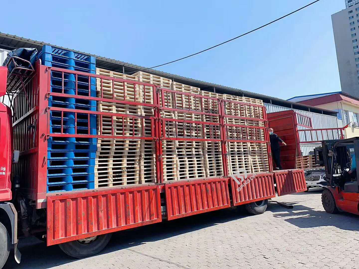 塑料托盤和木質托盤的用途有什么不同?