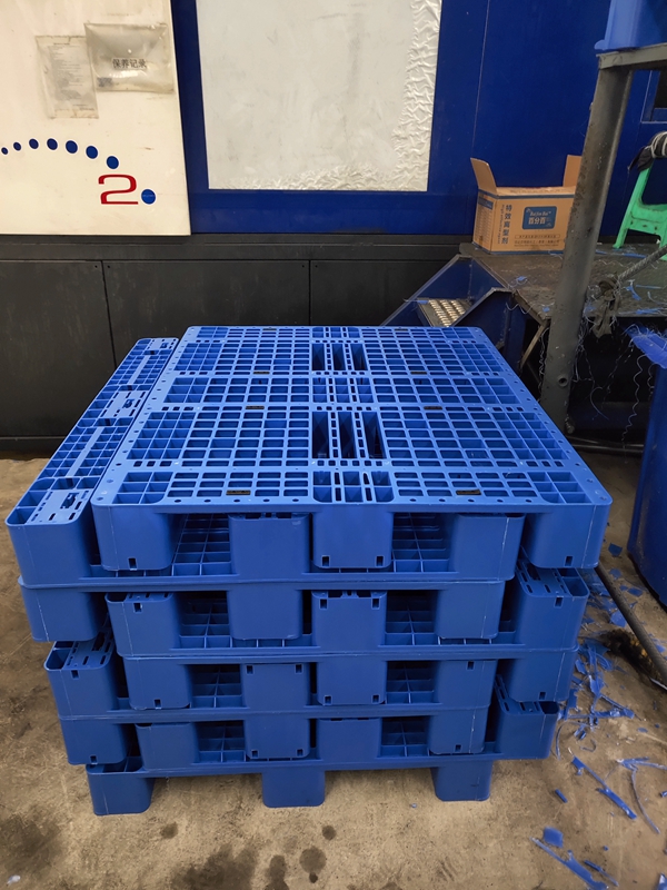 適合食品廠冷庫專用的塑料托盤有哪些？低溫下使用哪種塑料托盤比較