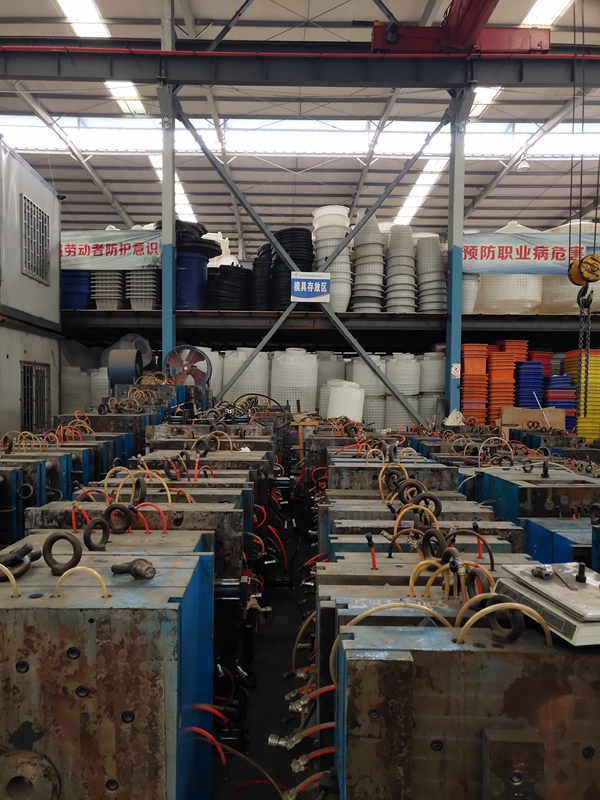 哪里有川字網格托盤的塑料廠家？哪家川子塑料托盤廠家好？